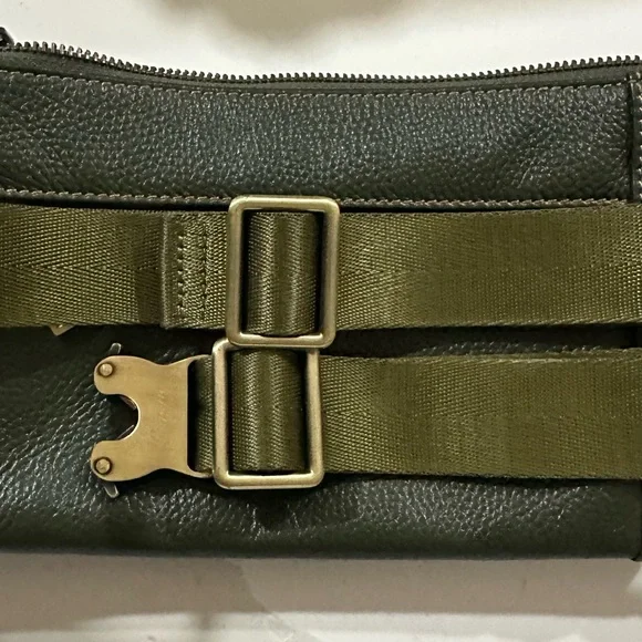 Loyofun Unisex Green Leather Belt Bag With Adjustable Waist Strap - Picture 11 of 12